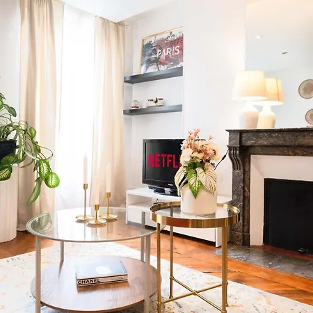 6 Guests Flat Champs Elysees 2 Bdr Apartment *