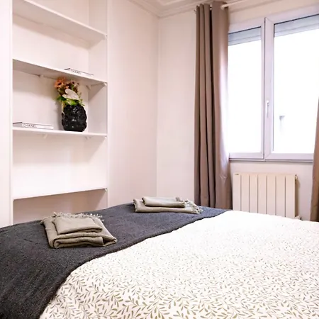 6 Guests Flat Champs Elysees 2 Bdr * Paris